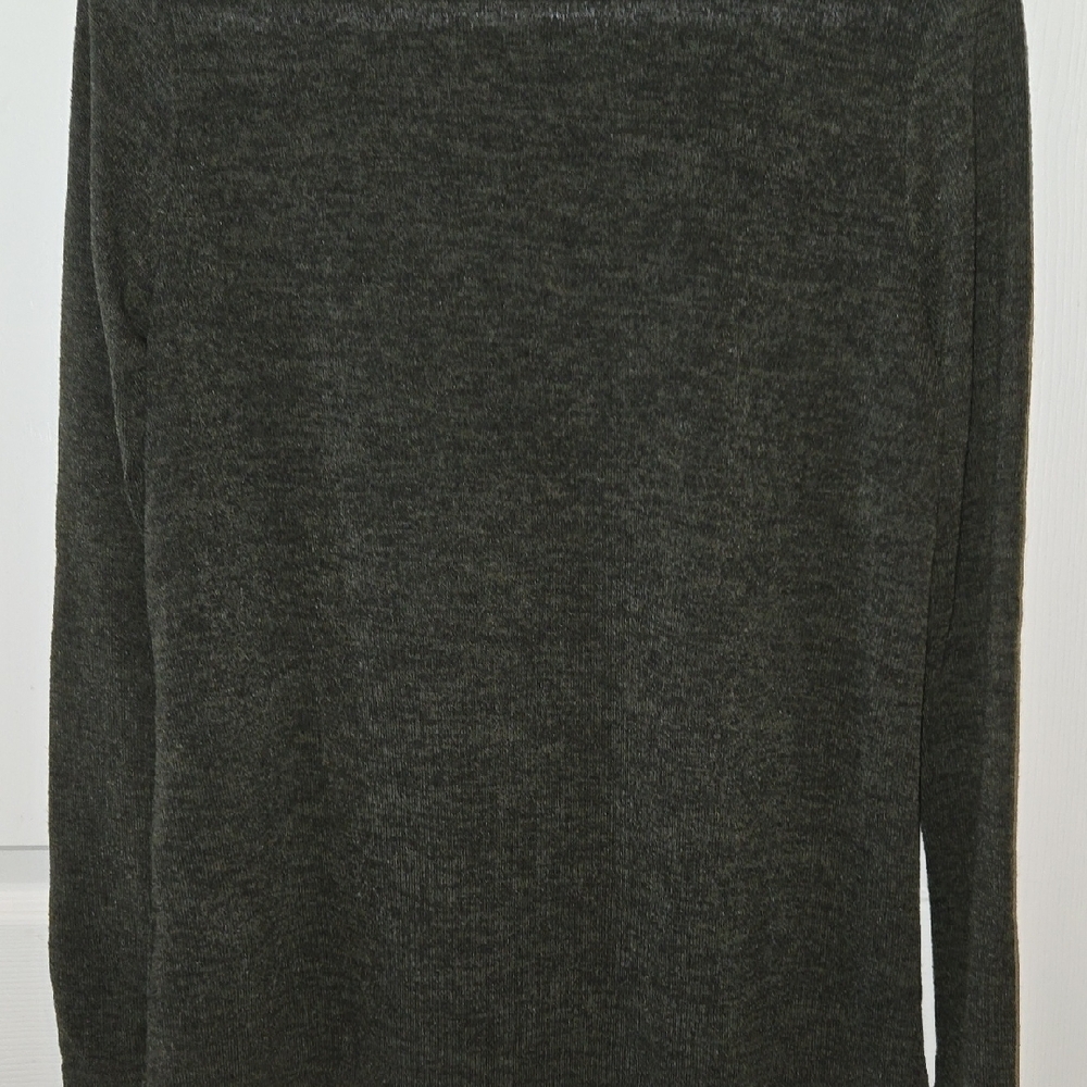 OLIVE Ruffle TOP - Picture 7 of 7
